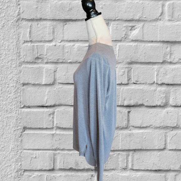 Danskin Now Long Sleeve Gray Top with Cut Out in Back  Size Medium - Picture 2 of 4